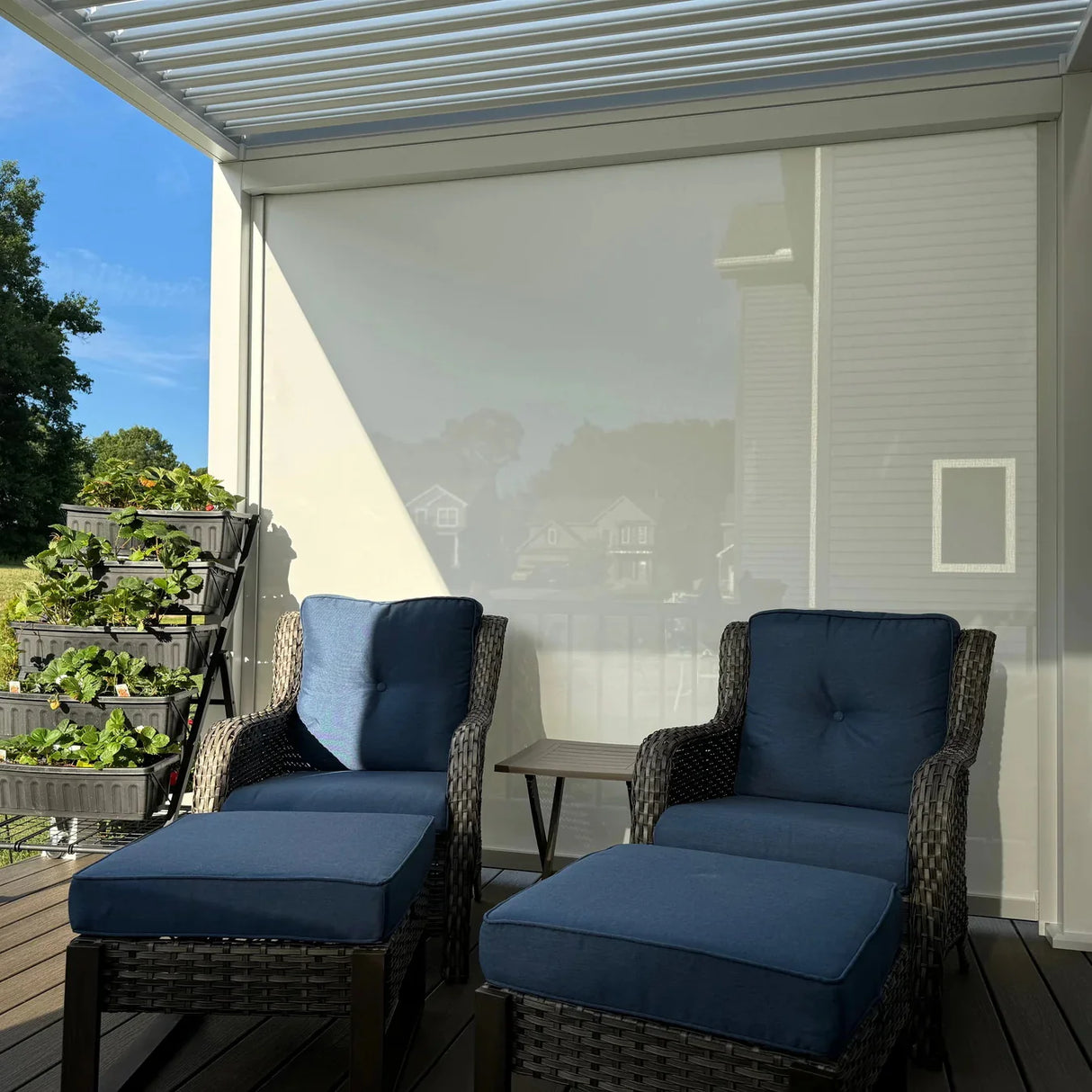 Bon Pergola Wind Resistant Screen